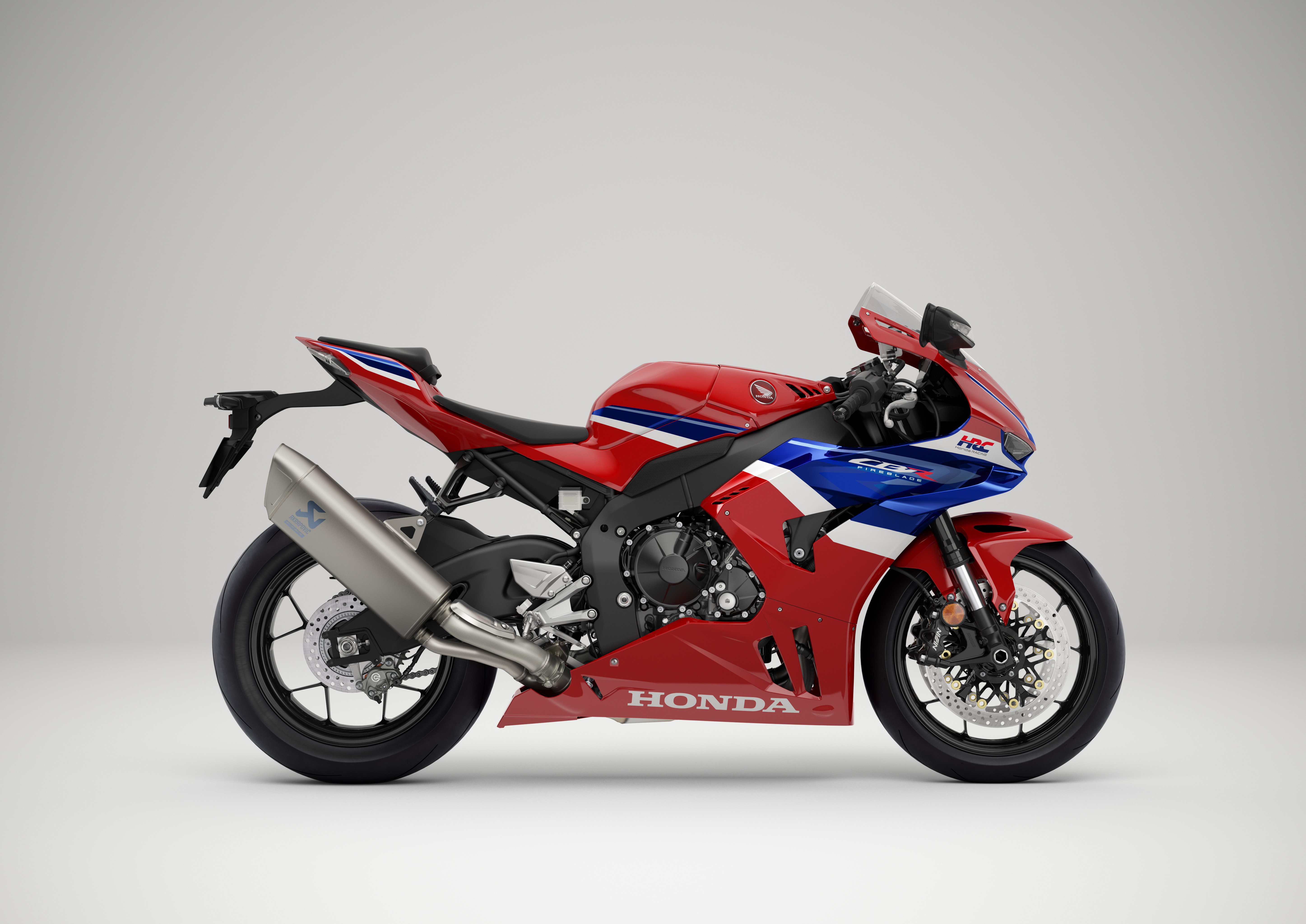 1727780495_2024-CBR1000RR-R_Studio_GRAND_PRIX_RED_ST_Rh-Side_M.jpg